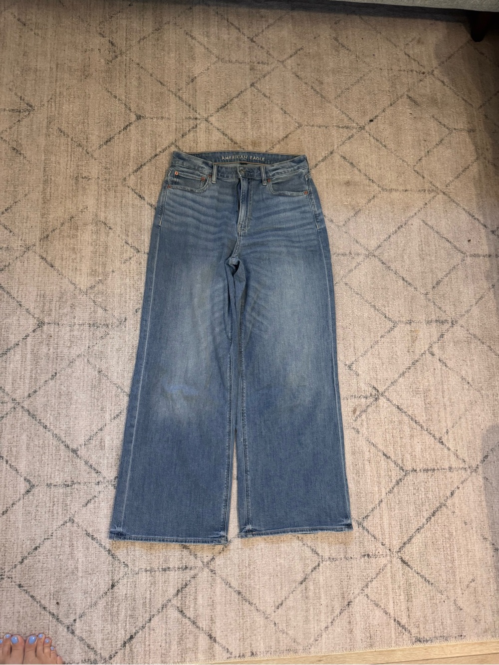 American Eagle Super High-Rise Baggy Wide Leg Jeans